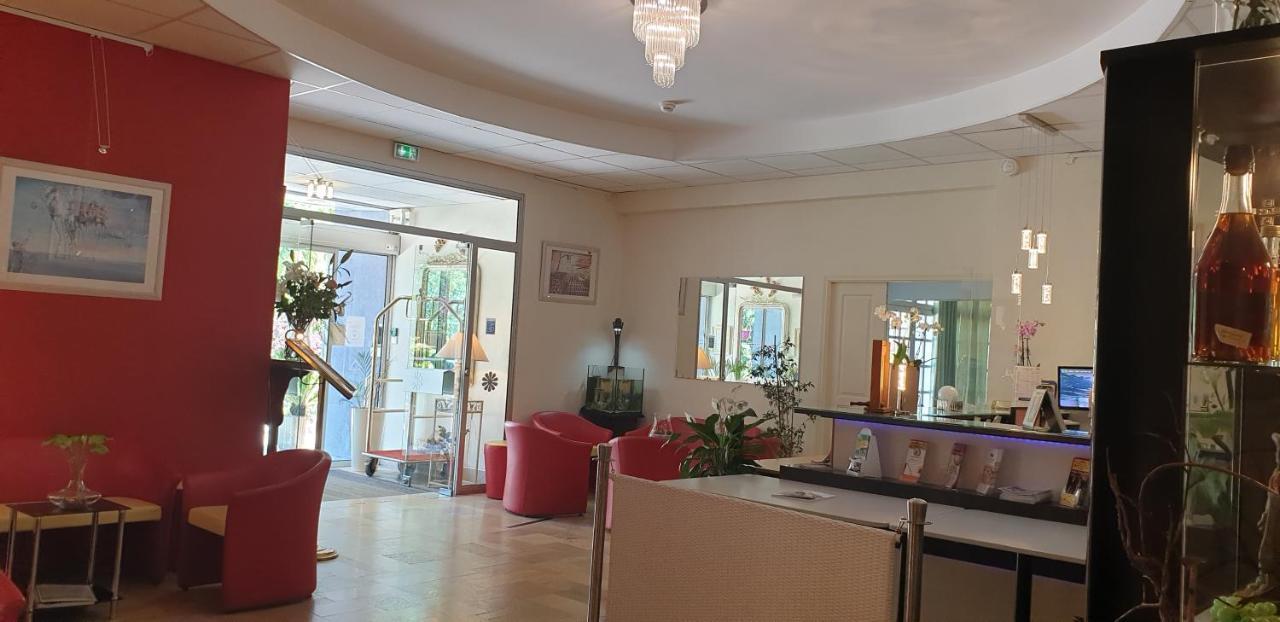 Le Fleurance - NOUVELLE équipe - Groupe LOGIS Hôtels Exterior foto