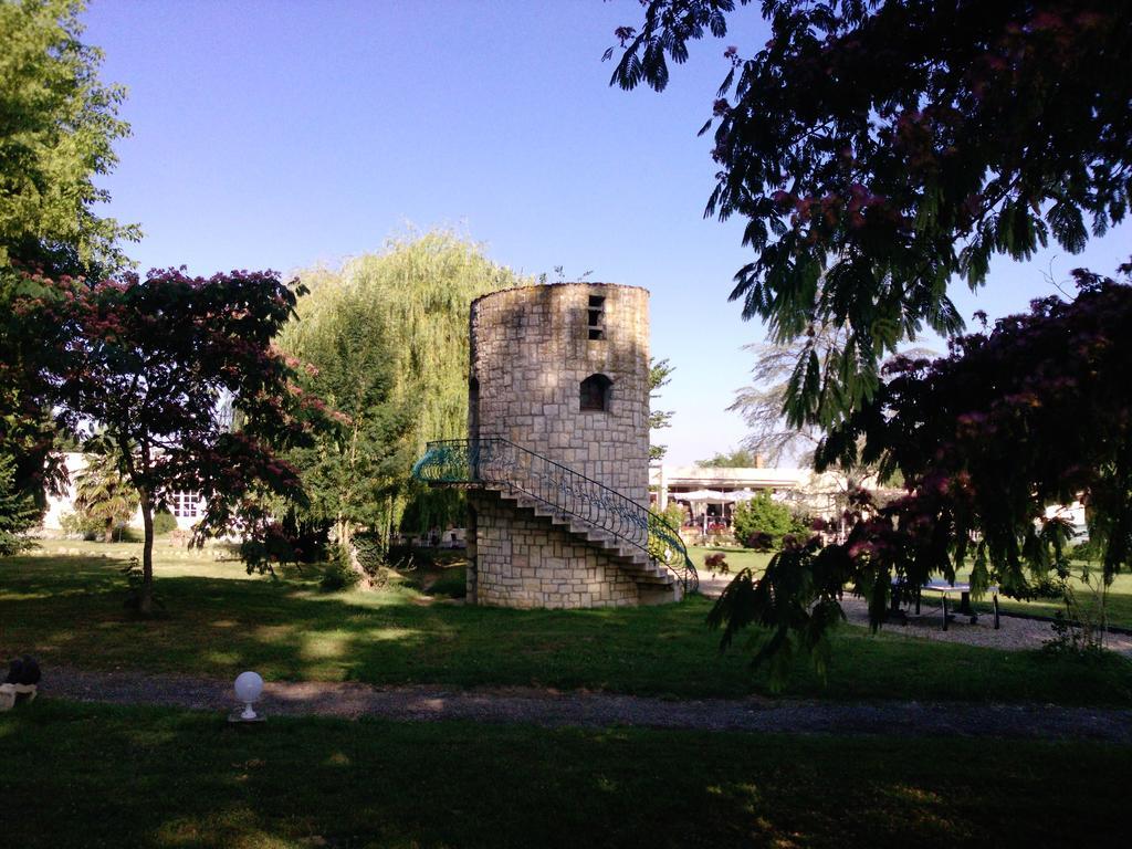 Le Fleurance - NOUVELLE équipe - Groupe LOGIS Hôtels Exterior foto